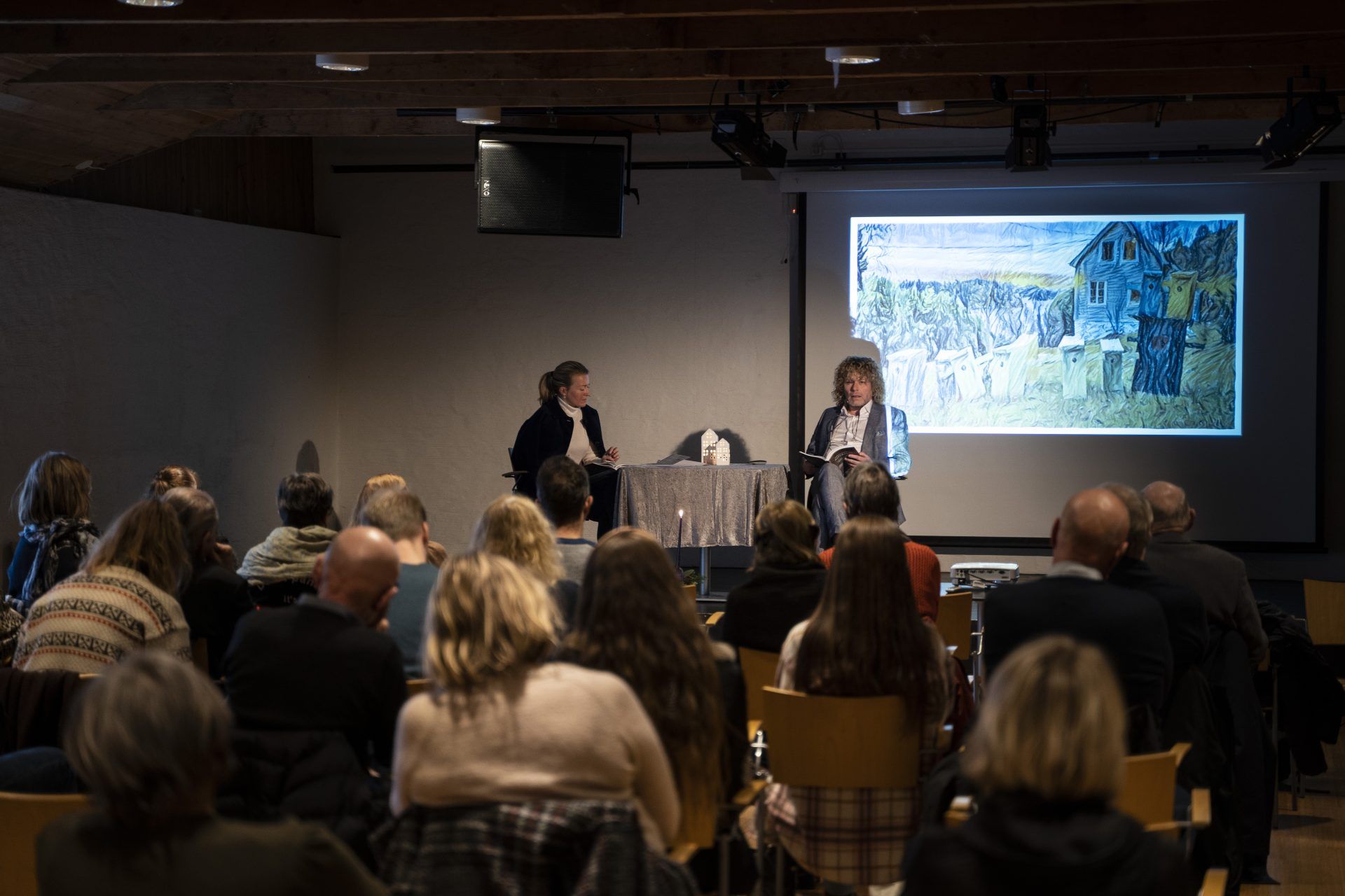 «Det villaste, viltraste, morosamaste og mest tankevekkjande eg har lese på lenge»
